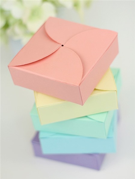 Cách gấp hộp quà bằng giấy đơn giản mà xinh xắn