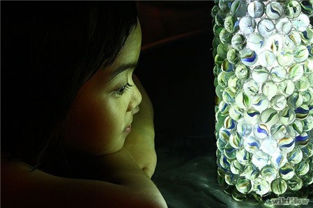 Cách làm đèn ngủ handmade từ chai lọ và viên bi