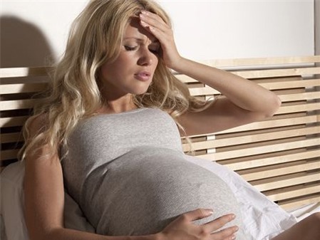 Có thai dùng miếng dán giảm đau có sao không?