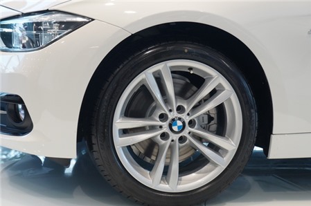 BMW X1 và Series 3 đời mới có gì hay?